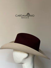 Cargar imagen en el visor de la galería, WINE AND SEX
