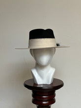 Cargar imagen en el visor de la galería, ROGELIO
