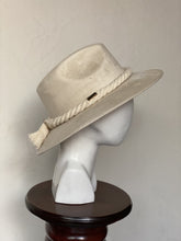 Cargar imagen en el visor de la galería, Explorer HUESO
