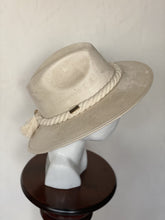 Cargar imagen en el visor de la galería, Explorer HUESO
