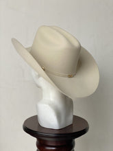 Cargar imagen en el visor de la galería, SHERIFF ALL WHITE
