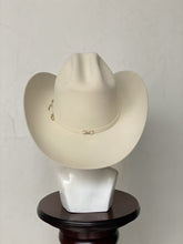 Cargar imagen en el visor de la galería, SHERIFF ALL WHITE
