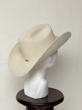 Cargar imagen en el visor de la galería, SHERIFF ALL WHITE
