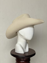 Cargar imagen en el visor de la galería, SHERIFF ALL WHITE
