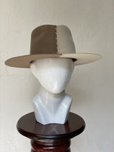 Cargar imagen en el visor de la galería, MORGAN
