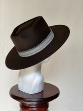 Cargar imagen en el visor de la galería, BRUNETTE
