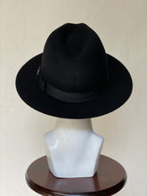 Cargar imagen en el visor de la galería, MACARIO
