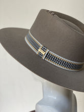 Cargar imagen en el visor de la galería, FLYNN
