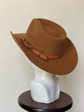 Cargar imagen en el visor de la galería, SAVAGE MUSTARD
