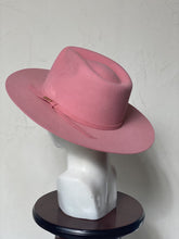 Cargar imagen en el visor de la galería, FLAMINGO
