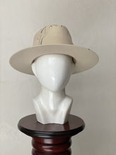 Cargar imagen en el visor de la galería, HARRY
