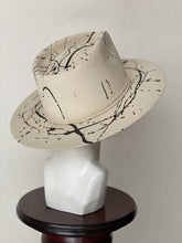 Cargar imagen en el visor de la galería, HARRY
