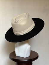 Cargar imagen en el visor de la galería, ROGELIO
