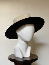 Cargar imagen en el visor de la galería, ROGELIO
