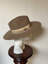 Cargar imagen en el visor de la galería, JACINTO
