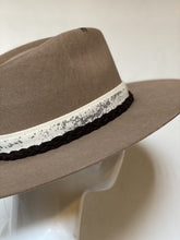 Cargar imagen en el visor de la galería, CAPUCHINO
