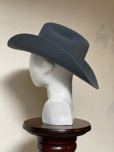 Cargar imagen en el visor de la galería, SHERIFF GRAY
