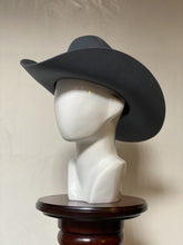 Cargar imagen en el visor de la galería, SHERIFF GRAY
