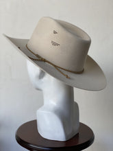 Cargar imagen en el visor de la galería, MONTANA BONE
